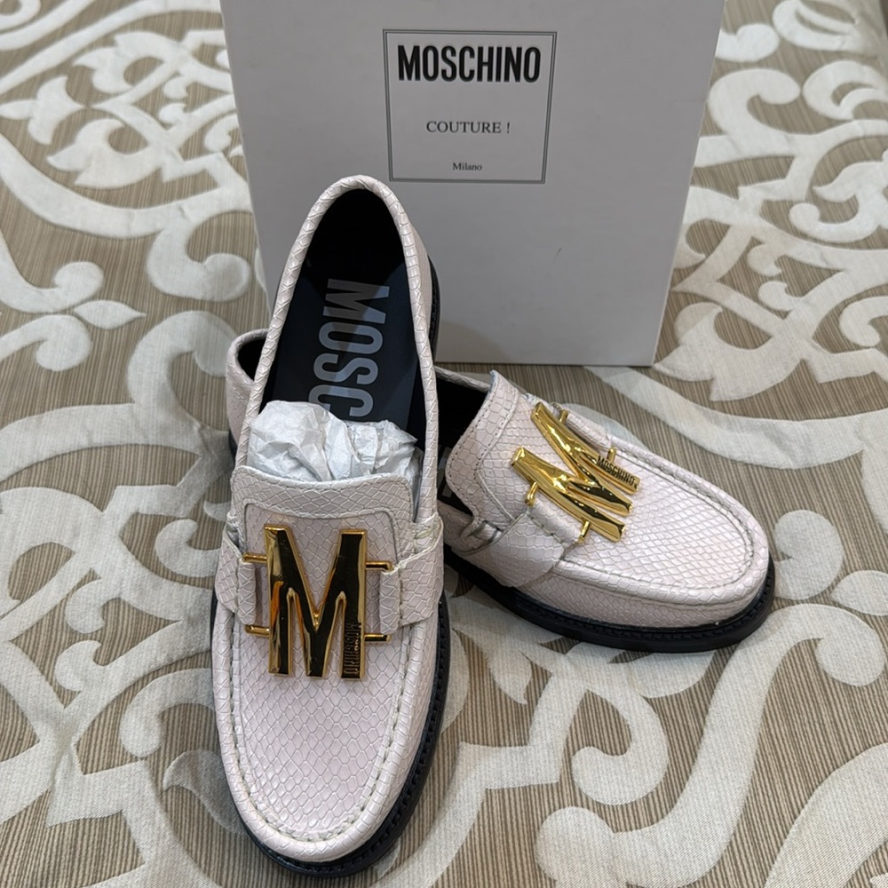 New moschino loafers